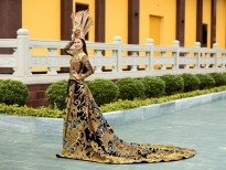 Quốc phục 'Mẹ Âu Cơ' của Thái Thị Hoa giành giải nhất tại 'Miss Earth'