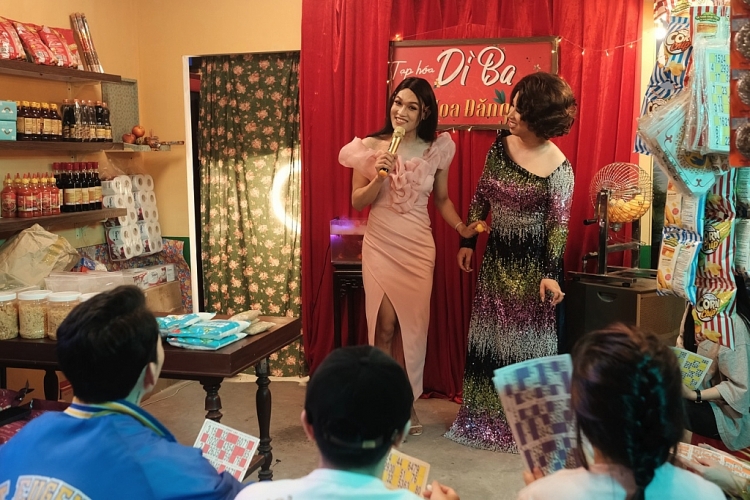 Em gái Trấn Thành hẹn hò 'sugar daddy', Jang Mi hóa tiểu tam trong web-drama 'Làng xóm cha cha cha'