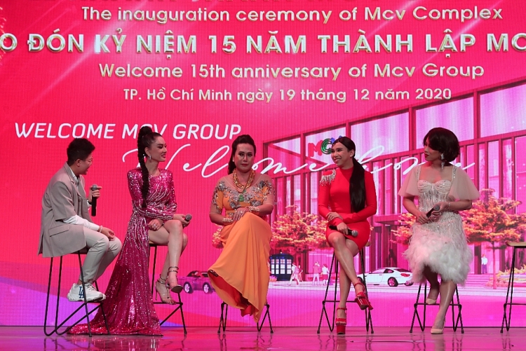 loat guong mat trieu views cua show come out hoi ngo trong ngay hoi lgbt day