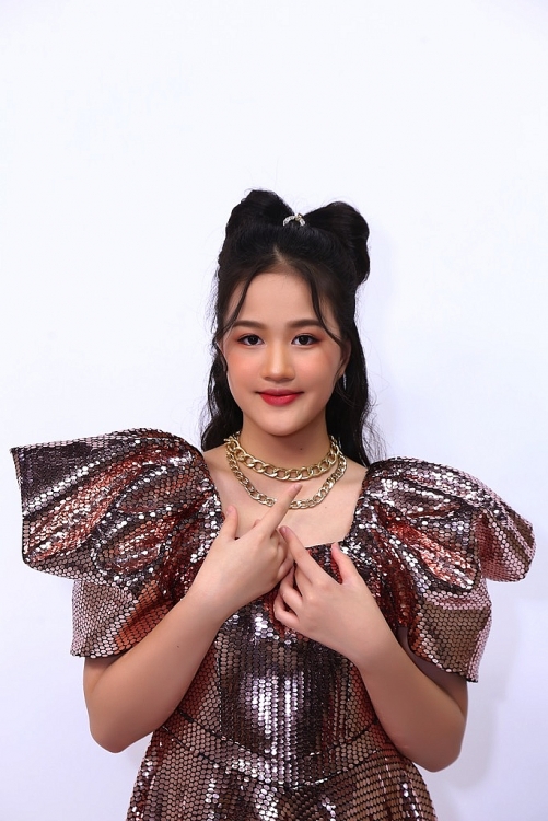 'Hãy nghe tôi hát nhí': Bé Phương Linh chủ động sống xa gia đình để thỏa đam mê ca hát