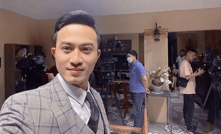 Tích cực đẩy thuyền 'anh Mến trọc'- Doãn Quốc Đam và 'Vân Vân ba chấm'