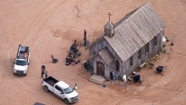 Vụ diễn viên Alec Baldwin bắn chết người tại phim trường ‘Rust’: Trợ lý đạo diễn thứ nhất sắp ra tòa