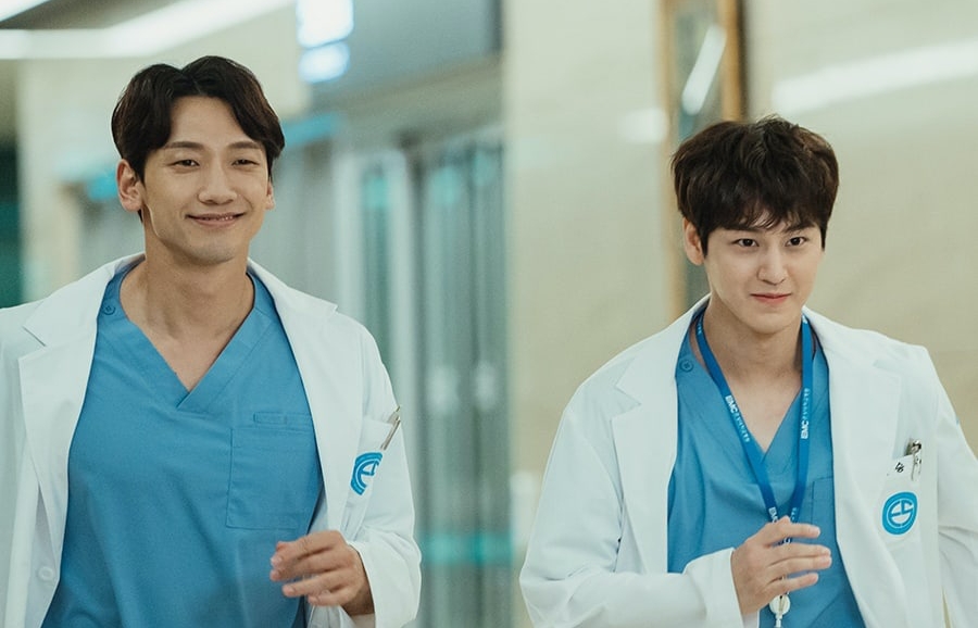 3 khoảnh khắc tình bạn đẹp nhất của Bi Rain và Kim Bum trong ‘Ghost Doctor’: Từ kẻ thù ‘không đội trời chung’ đến tình bạn ‘sống chết có nhau’