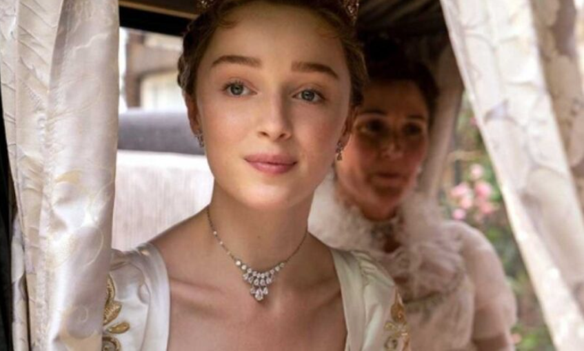 Áo nịt ngực bị cấm sử dụng trong những bộ phim lịch sử trên Netflix