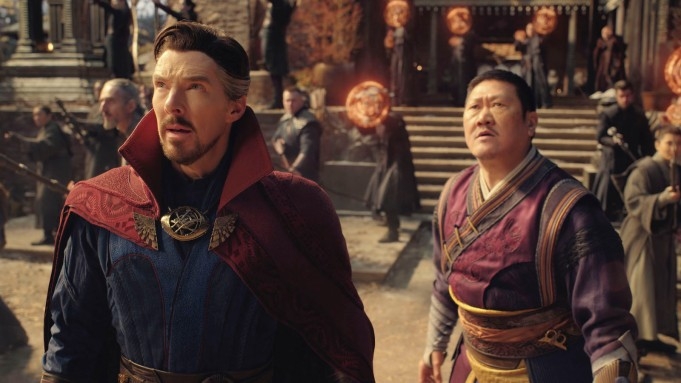 ‘Doctor Strange 2’ phá kỷ lục của phần phim đầu chỉ sau 2 tuần công chiếu