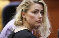 Luật sư tiết lộ Amber Heard không trả nổi tiền bồi thường, khẳng định bồi thẩm đoàn 'lung lay' vì mạng xã hội