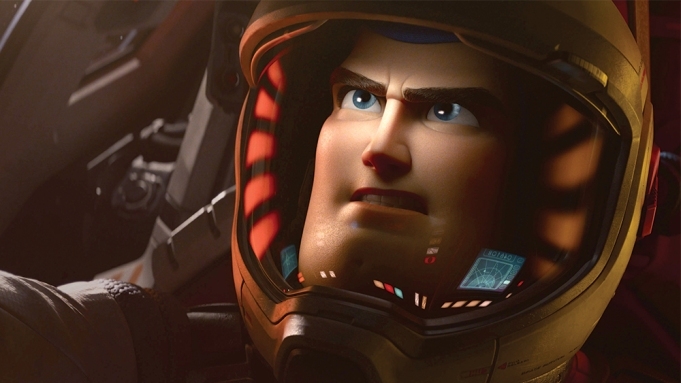 Điều gì ngăn cản ‘Lightyear’ ‘bay cao’ tại phòng vé?
